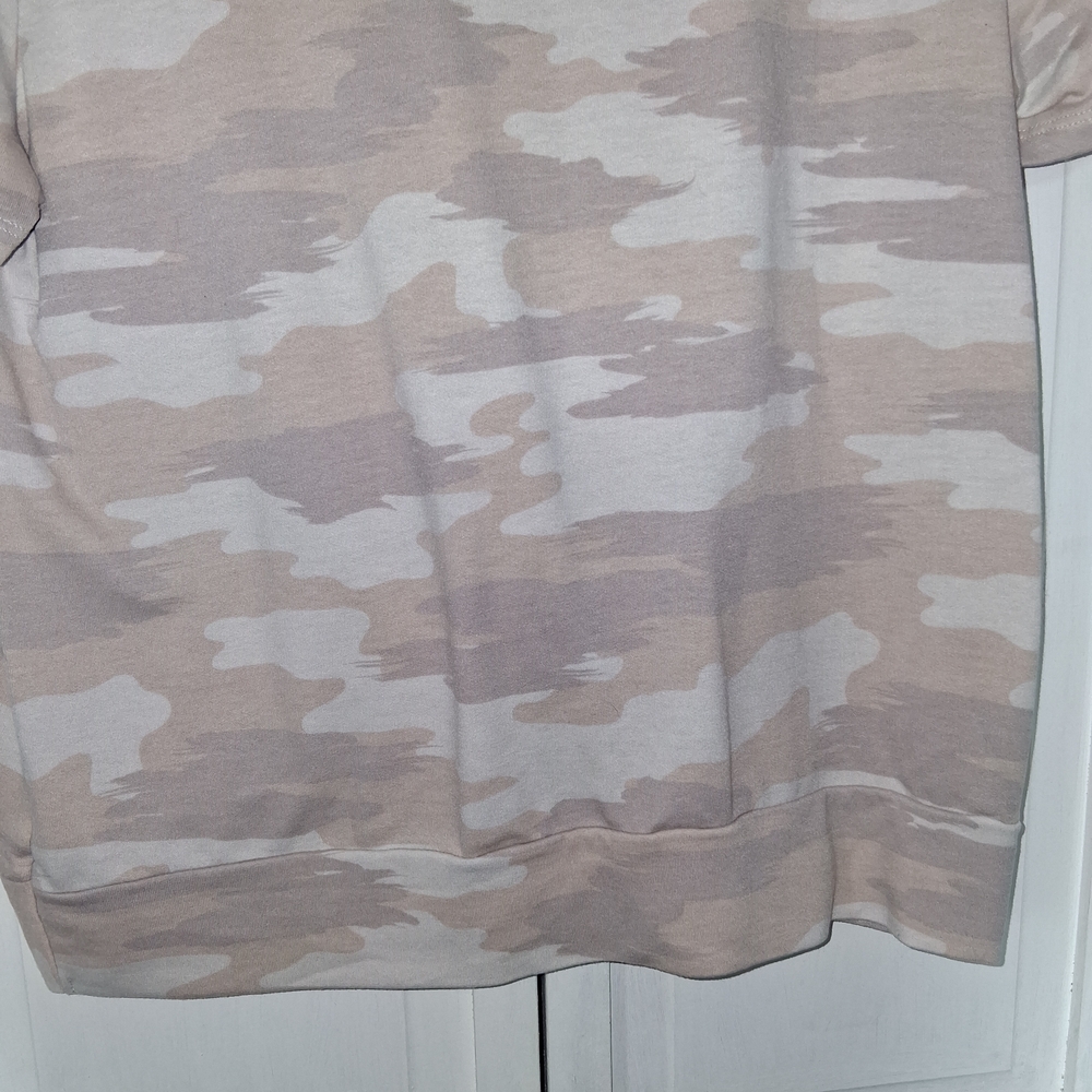 Como Vintage Beige Camouflage Knot Front Tee - Picture 7 of 8